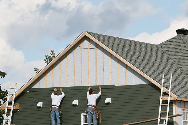 Professional Emergency Siding Repair technician working in Central, SC